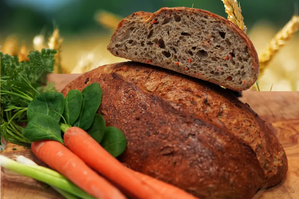 Wunderlichs Frühlingsbrot mit Lauch und Möhren